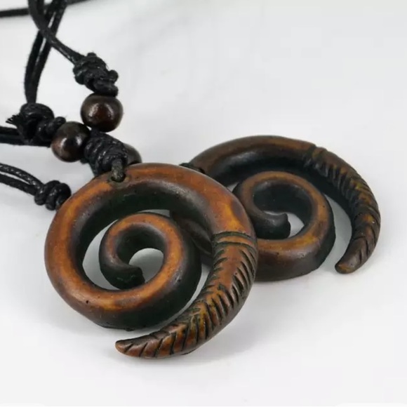 Design Spiral Helix 
Pendant Necklace Amulet
Tribal bohemian Fashion Jewelry - Picture 2 of 6